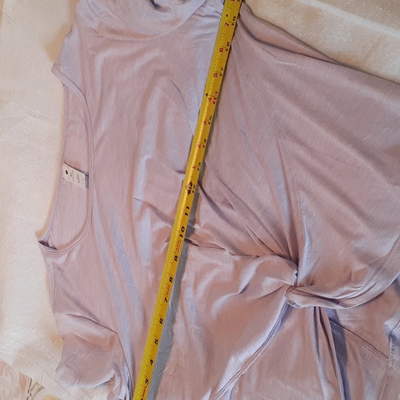 Yogalicious Orchid twist front yoga top size XL  new with tags - Picture 6 of 8